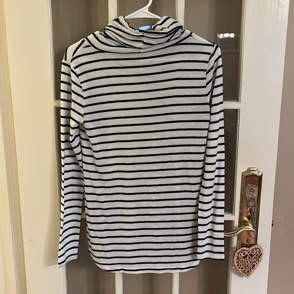 Pink Clover Black and White Cowl Neck Athleisure Top - Size XS (fits like a S) - Picture 2 of 2